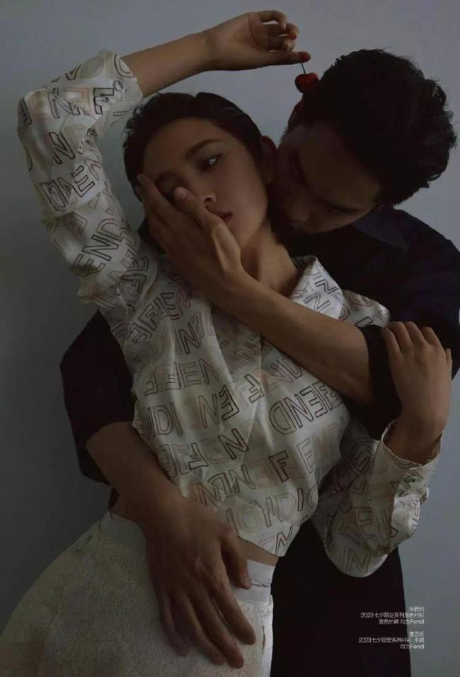 张若昀唐艺昕合体拍写真尺度之大胆令人面红耳赤