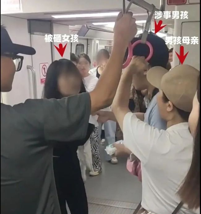 警方回应大妈打伤女孩：当事人已报警，正在调查中