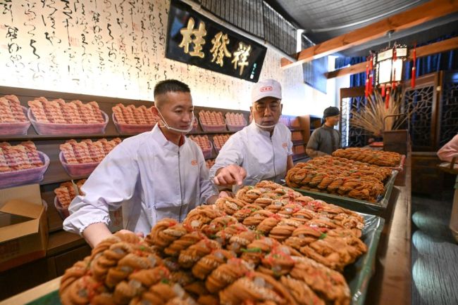 暑期消费新观察 | 寻“味”，这份“美食攻略”引领新潮流