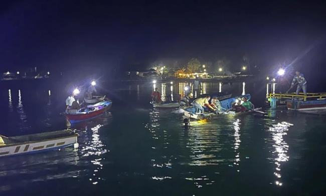 突发！外媒：印尼发生渡轮超载沉没事故已致15人死亡、19人失踪