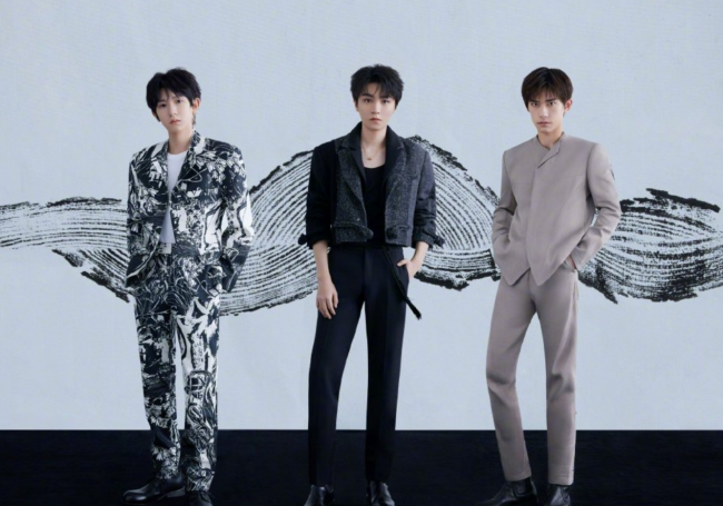 tfboys十周年水墨大片释出:以黑白水墨晕染时光的轮廓,记忆纹路镌刻