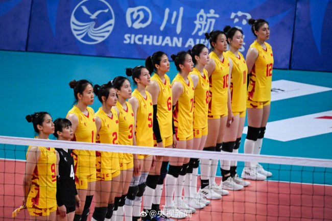 中国队获成都大运会女排冠军