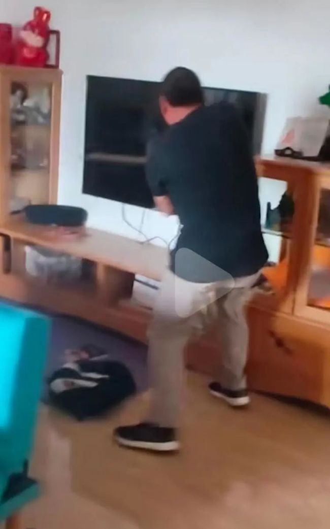 千万富翁被儿送精神病院后自杀身亡：双方各执一词经过成了“罗生门”
