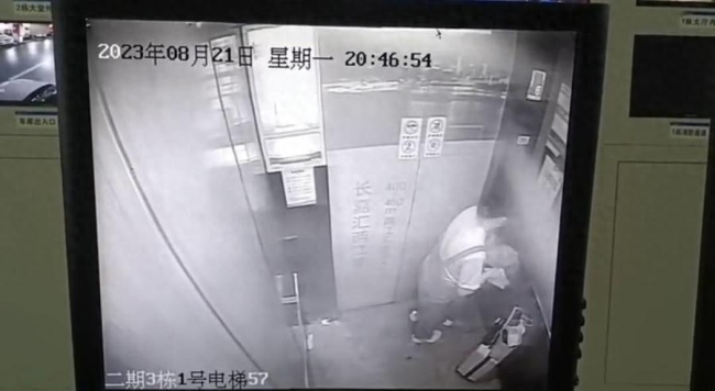 女子在电梯分娩并把婴儿丢进垃圾桶？被扔垃圾桶婴儿已出院