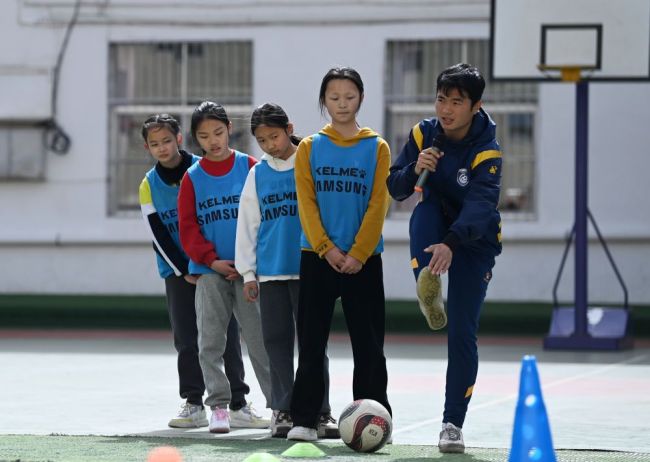 镜观中国丨你好，同学！