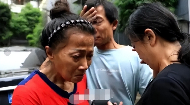 中年母亲不堪家暴，找人冒充自家走失儿子，30年后真相大白
