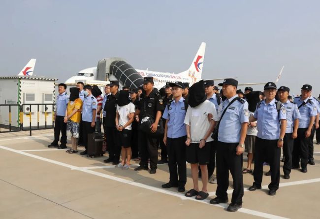 打击网络诈骗重大战果！91名嫌疑人被押回河北