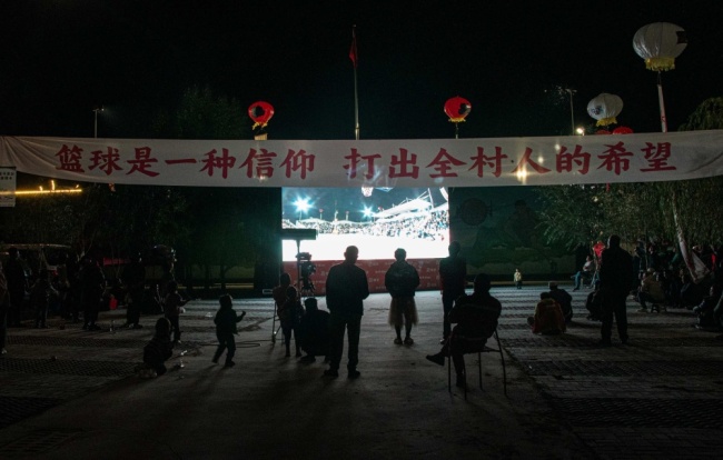 杨鸣现身宁夏村BA，很亲民，希望这样的活动多多举办！