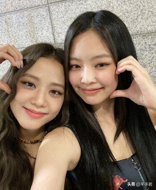 Jennie成立个人工作室