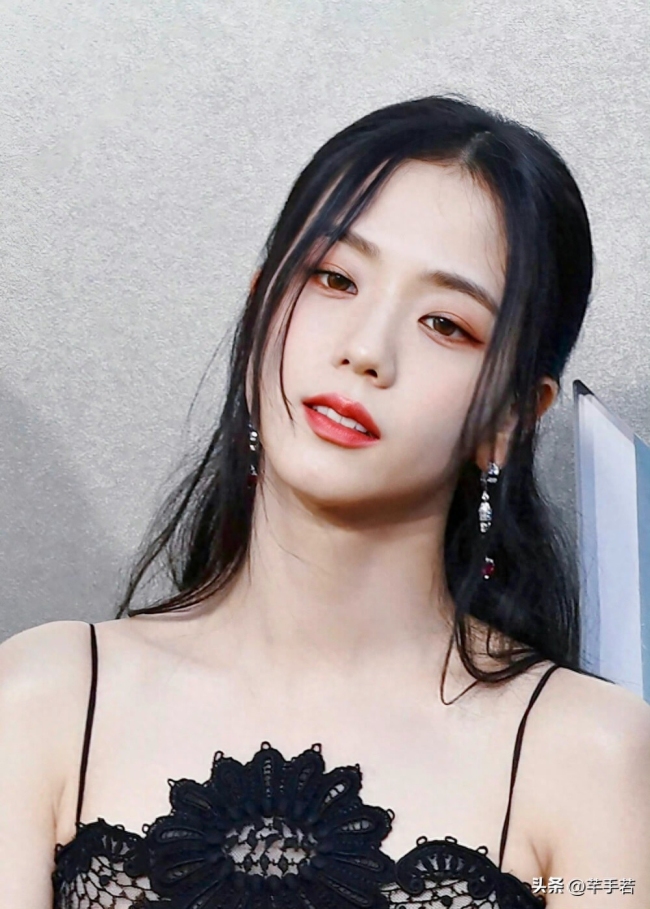 Jennie成立个人工作室