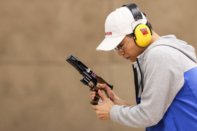 中國槍手包攬男子25米手槍速射雙金並刷新世界紀錄