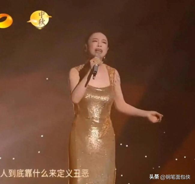 黄绮珊中秋唱《向云端》跑调 直播痛哭道歉获网友理解：至少你是在真唱