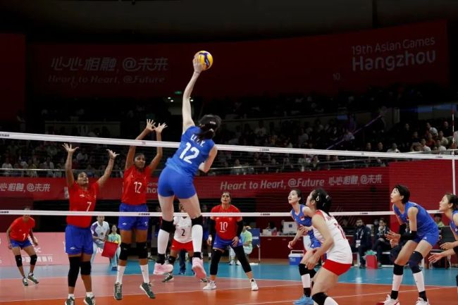 中国女排3-0轻取朝鲜，小组第一出线！