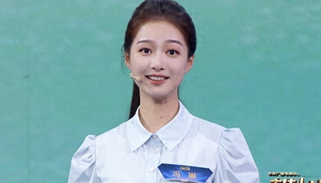 在参加《2023主持人大赛》之前,冯琳在圈内已经有了一定的知名度.