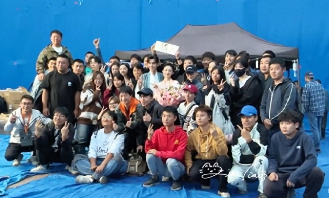 《庆余年2》杀青！李沁发抖音暂别林婉儿 经典白衣形象引网友热议