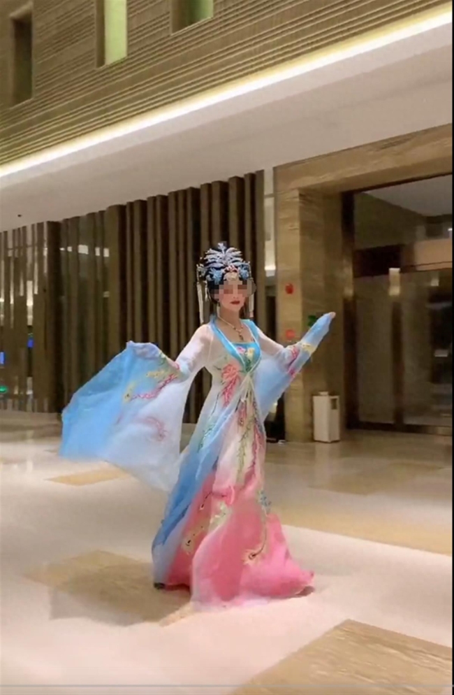 河南一反串表演百万粉丝网红罗大美遭绑架遇害