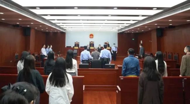男子上海瑞金医院捅伤15人获死刑 法院：犯罪动机极其卑劣