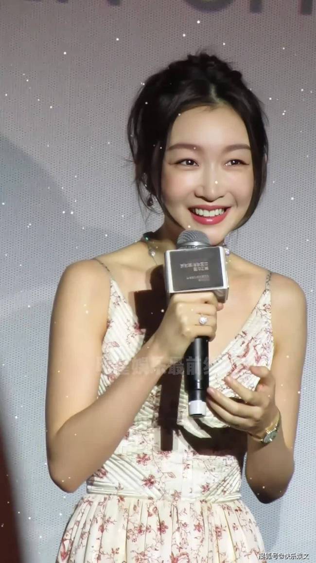 周冬雨自称被营销号骂笑称出道20年内心强大