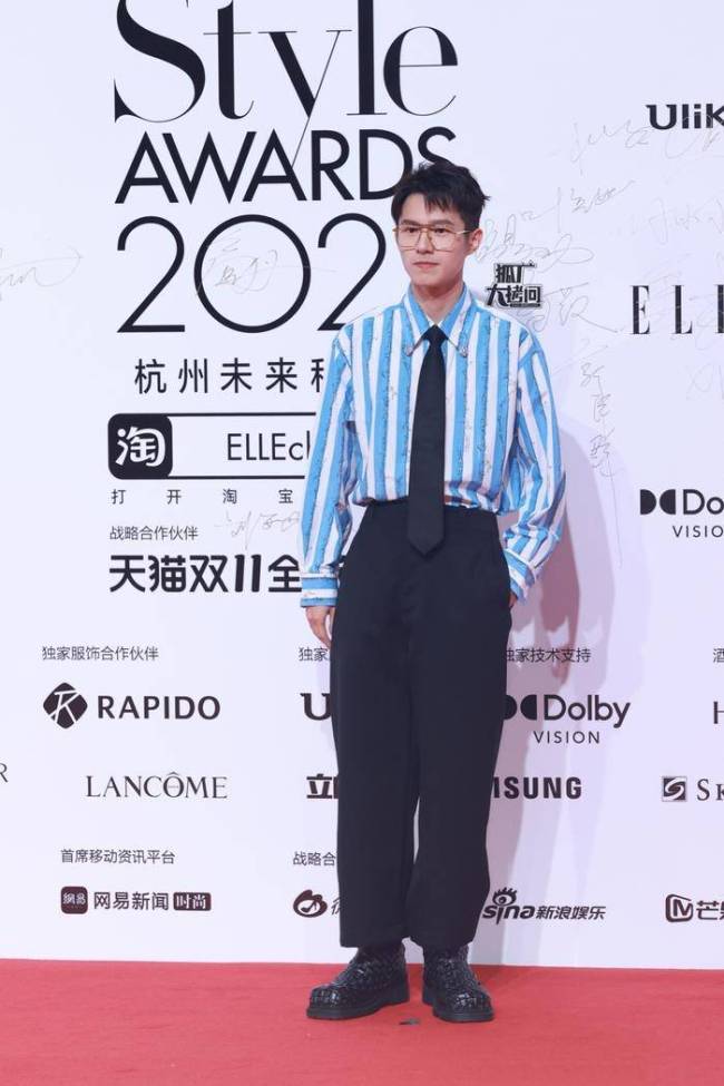刘昊然回应一部手机用五六年要求不高够用就行2