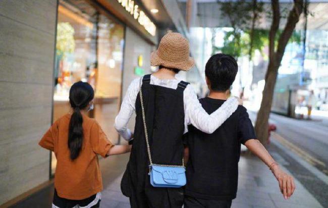 邓超孙俪工作人员发长文辟谣两人离婚 称二人感情特别融洽
