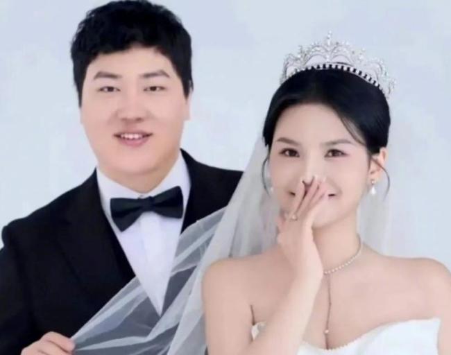 中国斯诺克名将禁赛期二婚！离婚1个月迎娶越南新娘 当场拥吻落泪