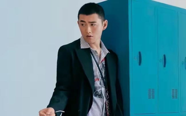 王鹤棣深夜送王彦霖夫妻去医院产子 更见证了爱情与友情的完美交融