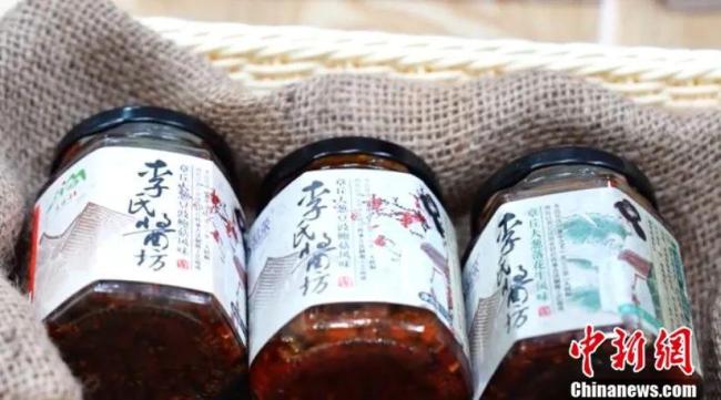 山东章丘大葱今年葱王2586米比姚明还高一头