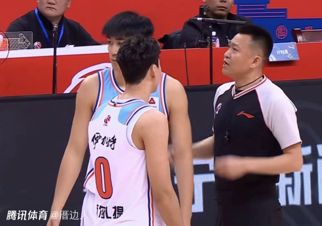 中国篮球闹剧!新疆全队找裁判说理 主帅回应罚球12-36:我见识少 需要去提高自己