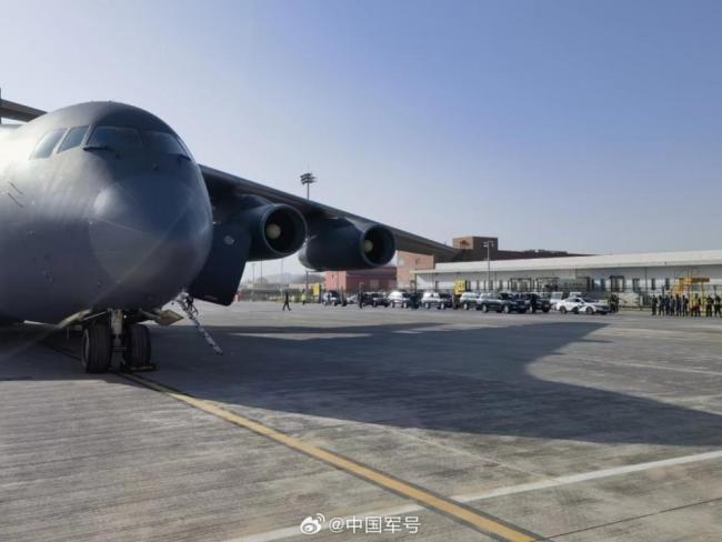 空军运-20抵达甘肃 开展抗震救灾工作