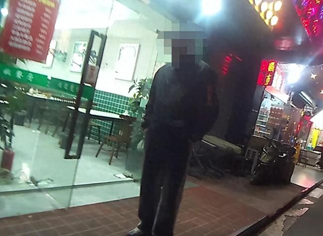男子1年7次吃出钢丝敲诈饭店，被依法刑事拘留