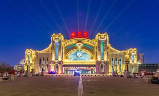 尔滨，连火车站都花式待客了！