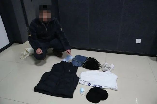 男子女厕装摄像头偷拍被刑拘 曾流窜多地潜入偷拍