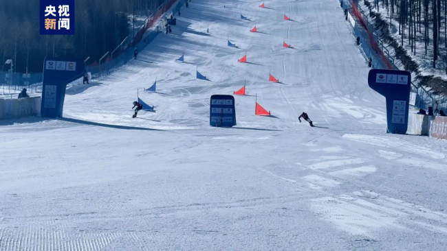 十四冬单板滑雪平行大回转青年组女子比赛吉林摘金