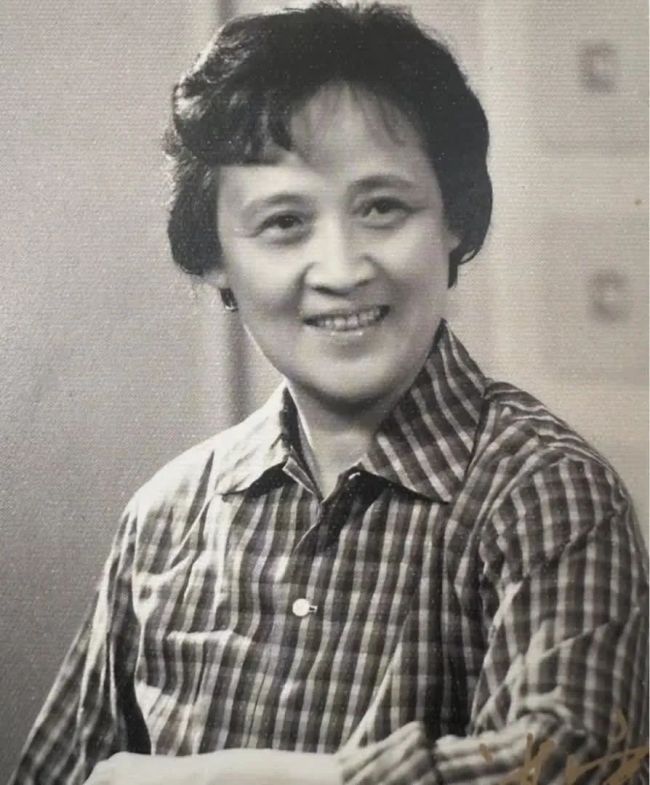 作家谌容去世，享年88岁，代表作《人到中年》