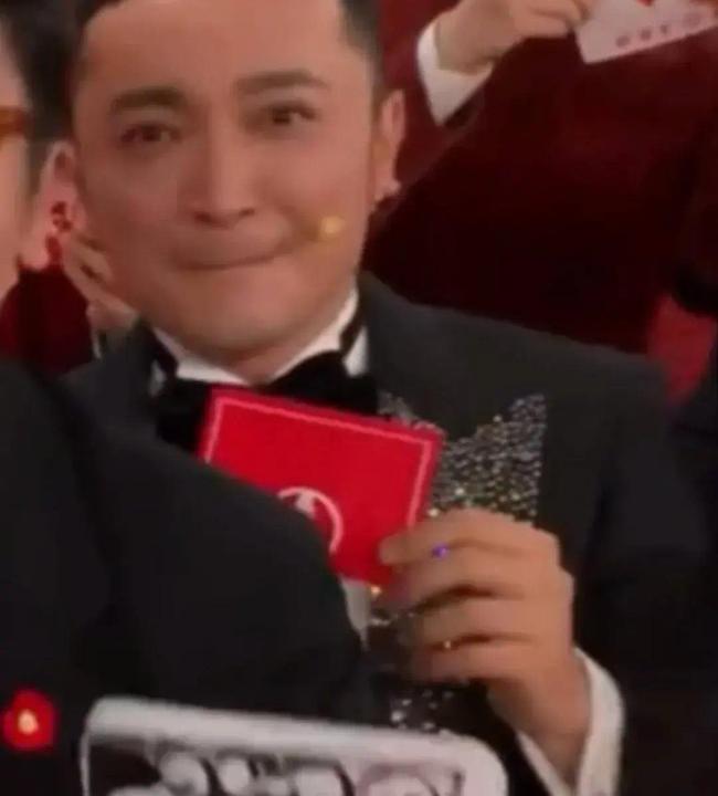 魔术表演穿帮，笑果十足，尼格买提下次春晚演小品吧