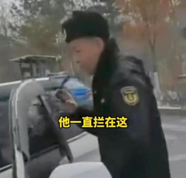 媒体评游客打网约车被出租车拦停 官方：当事网约车并未取得运营资格