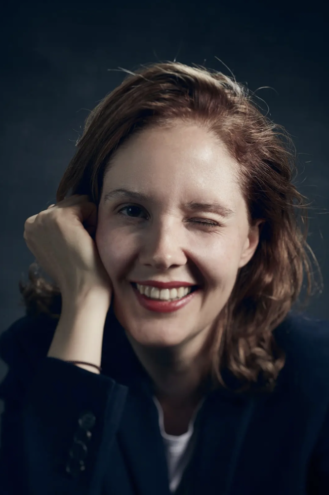 欧格斯·兰斯莫斯《可怜的东西》第96届奥斯卡金像奖最佳导演候选人在