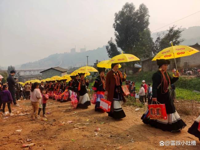 回顾：被拐、县城陪读、外出打工，她们成了结拜姐妹