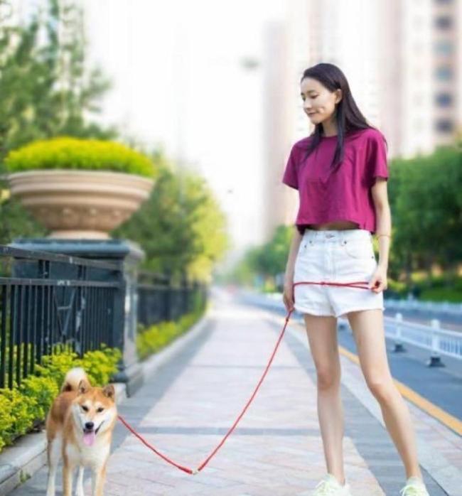 孙杨妻子张豆豆疑似生产逛街显瘦引热议