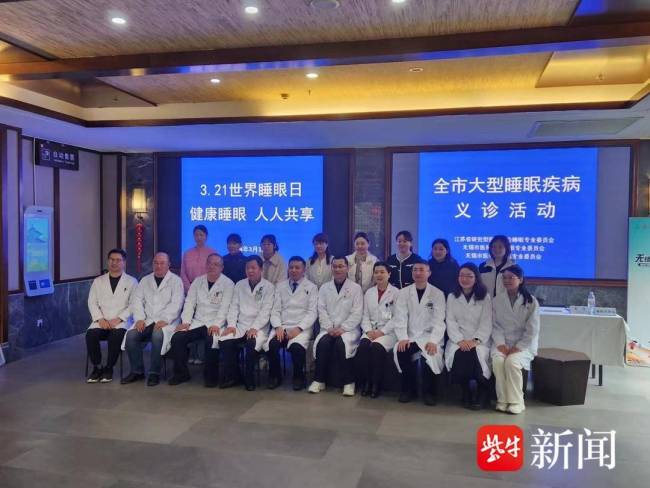 手机是阻碍睡眠的最大外在障碍 睡前玩手机非常影响睡眠 