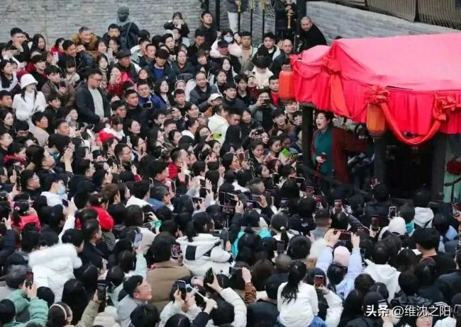 为什么变味了？开封王婆直播诉苦：舞台变了味儿了，保住净土很难