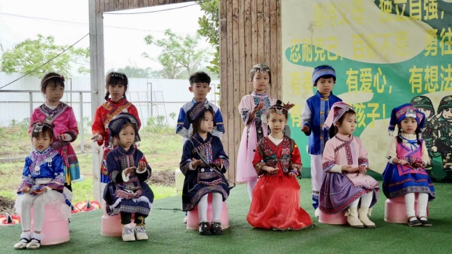 幼见春游·民族风情！游客沉浸式体验“三月三”民俗盛宴 