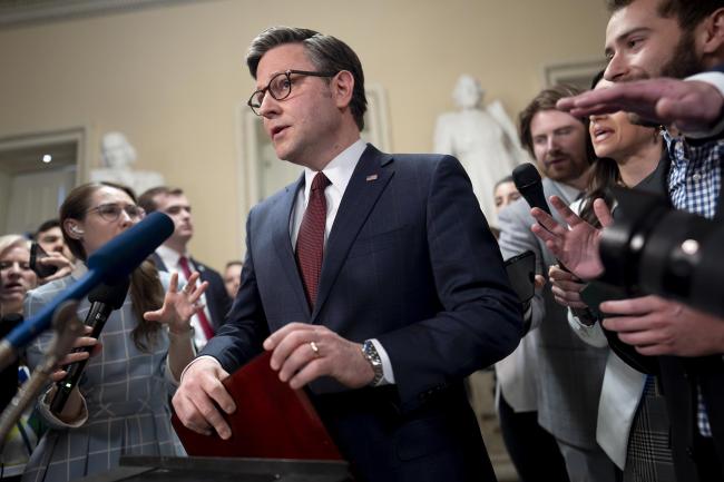 美众院通过价值950亿美元的对外援助法案,泽连斯基和内塔尼亚胡欢呼"