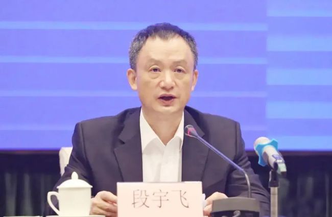 广东两任卫健委主任半年内相继落马 权力场现塌方式腐败