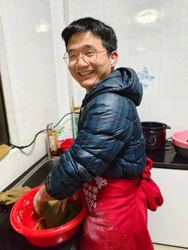 杭州男孩远赴江西为陌生女孩捐献造血干细胞 爱心跨越千里，生命希望重启