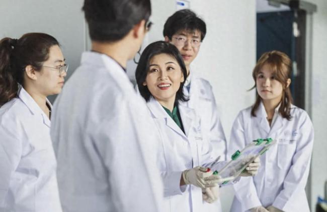 颜宁等五位女科学家获表彰 科学界的女性力量崛起