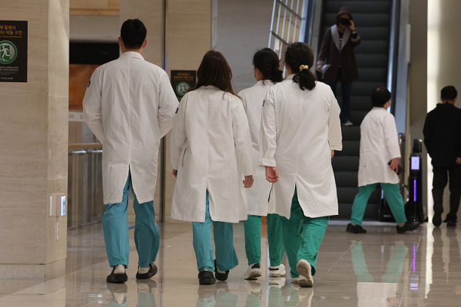 27年首次 韩国各医学院2025学年扩招1509人