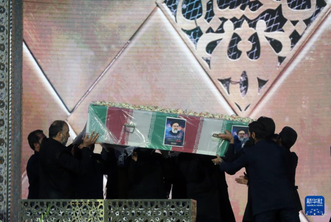 伊朗已故总统莱希被安葬在其家乡
