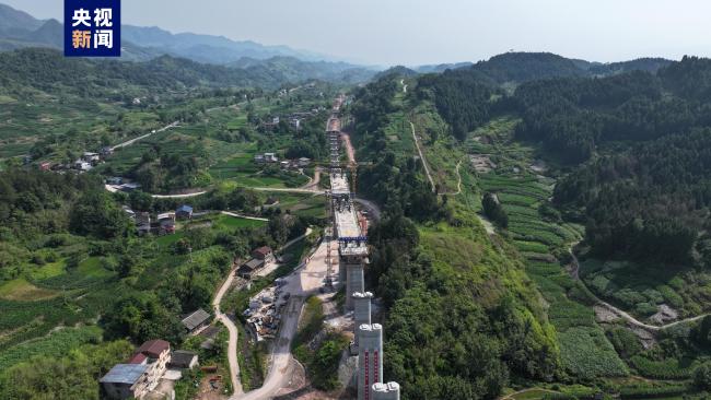 首座连续梁合龙!渝万高铁最新进展来了