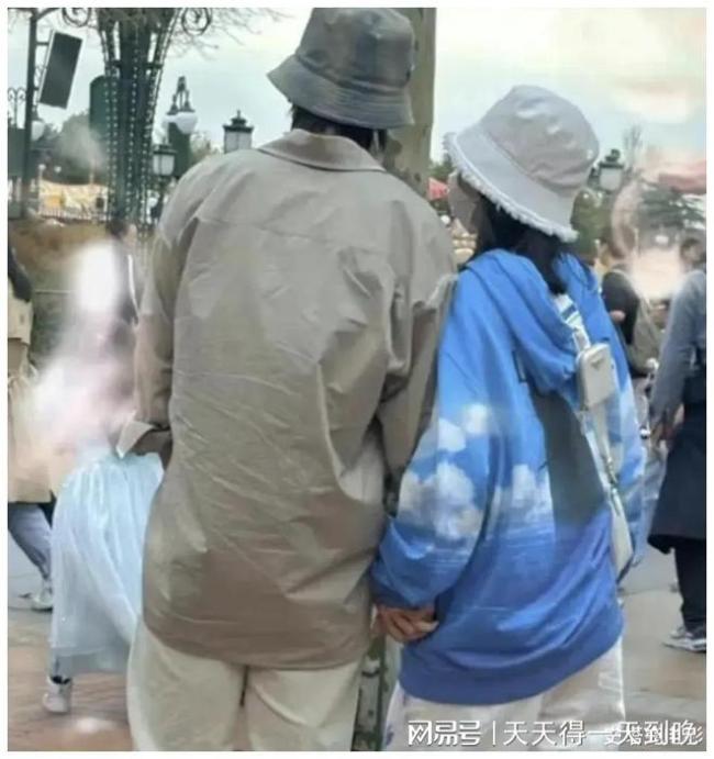 谢娜说看张杰演唱会时会很享受